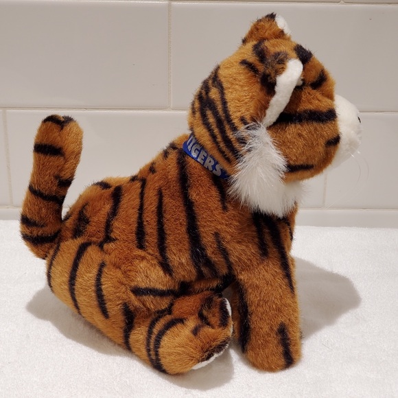CARLTON CARDS Plush Stuffed Tiger - Picture 3 of 5